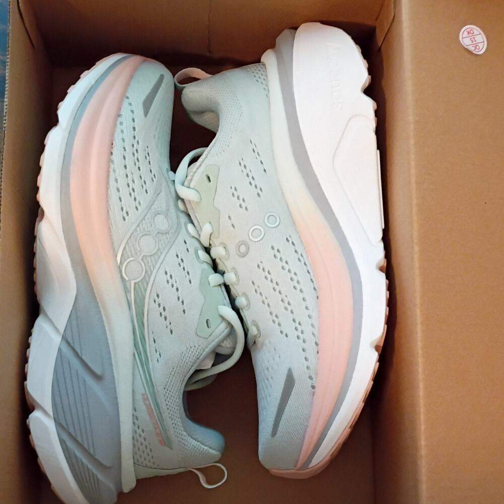 Saucony Women’s Low Top Lace-Up Mesh Athletic Sneakers Light Blue/White/Pink